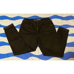 Curvy Skinny Black Jeans